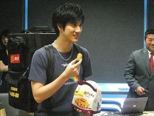 王力宏最新爆料视频播放,娱乐圈背后惊人真相 第1张 王力宏最新爆料视频播放,娱乐圈背后惊人真相 第1张